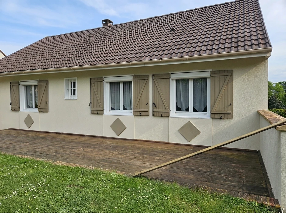 Façade de pavillon individuel de plain-pied, style traditionnel français
